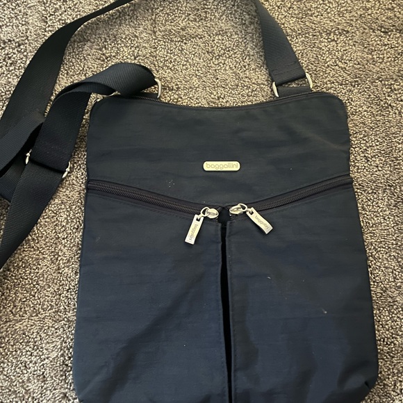 Baggallini Dark Blue Messenger Bag - Picture 1 of 3